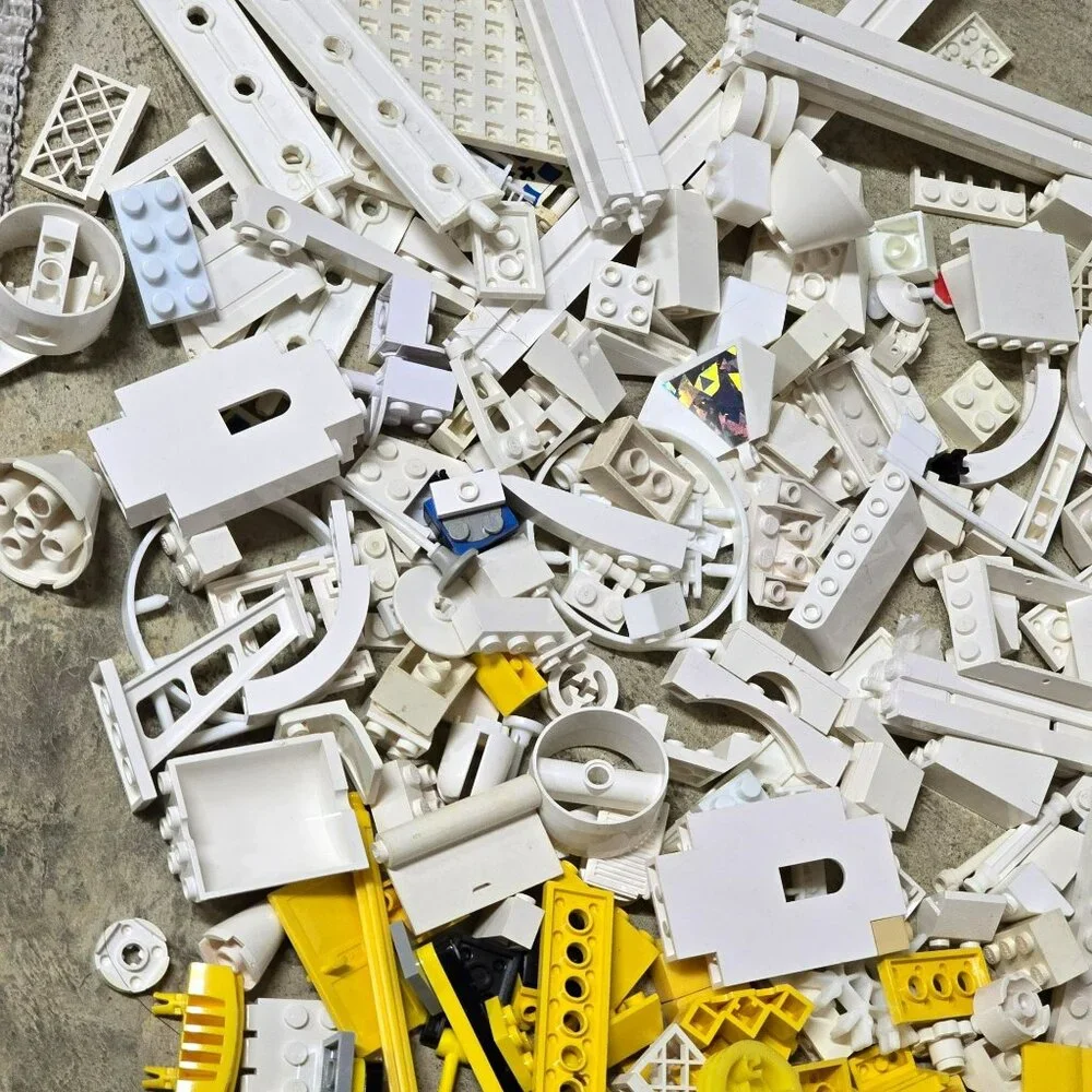 Lego and Lego Compatible Building Blocks White & Yellow Mixed Lot GA162